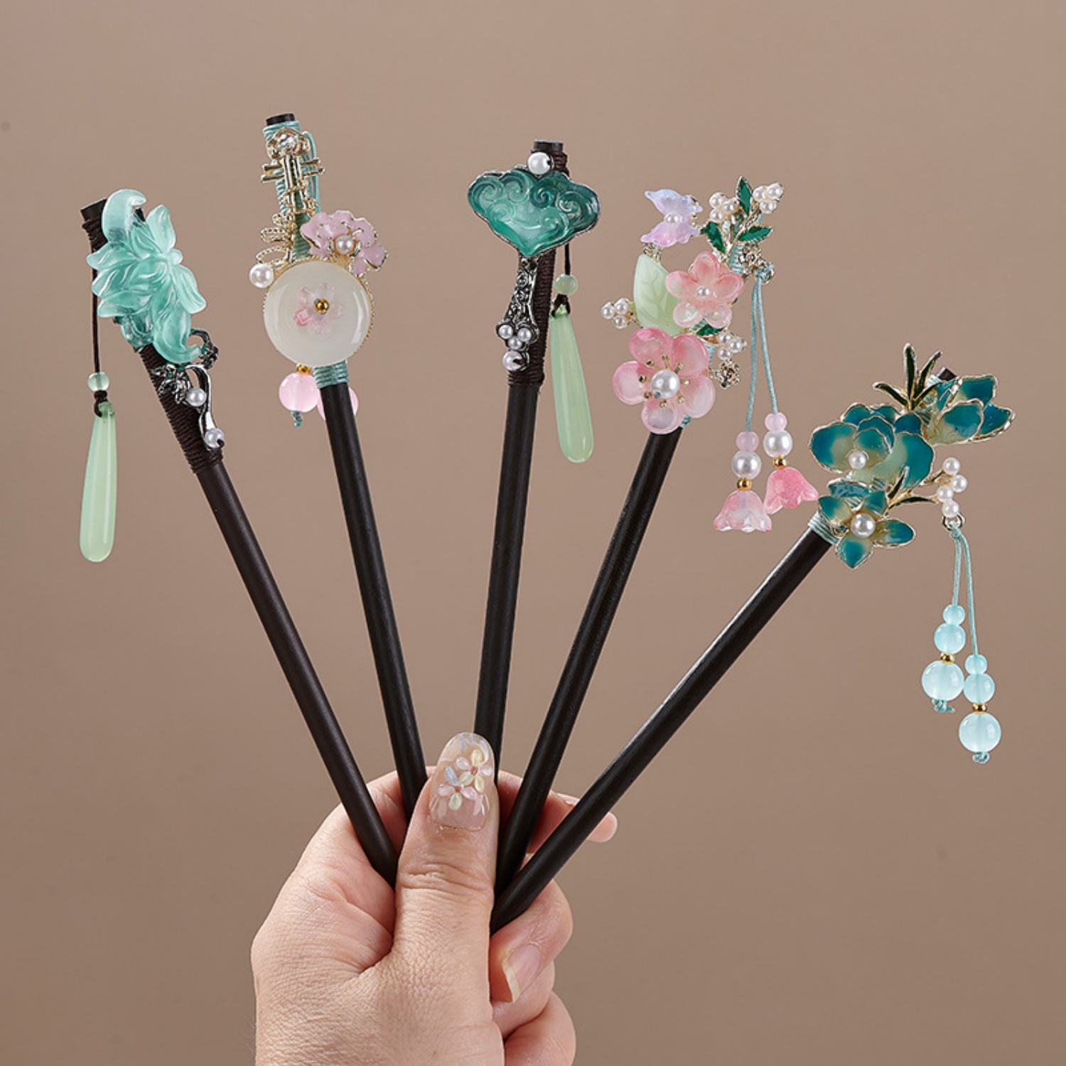 Vintage spinka do włosów z kwi – Supply Florist recenzja i cena